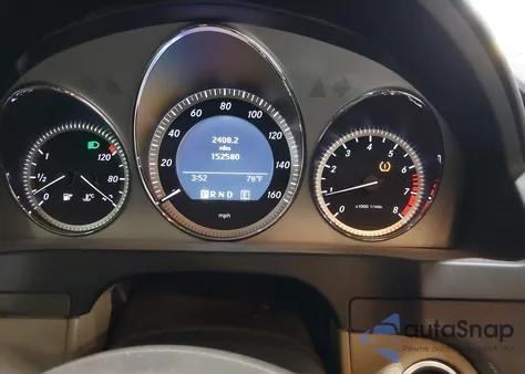 2011 Mercedes-Benz C 300 Luxury 4Matic/Sport 4Matic z USA, uszkodzony, nr VIN WDDGF8BB8BR134687